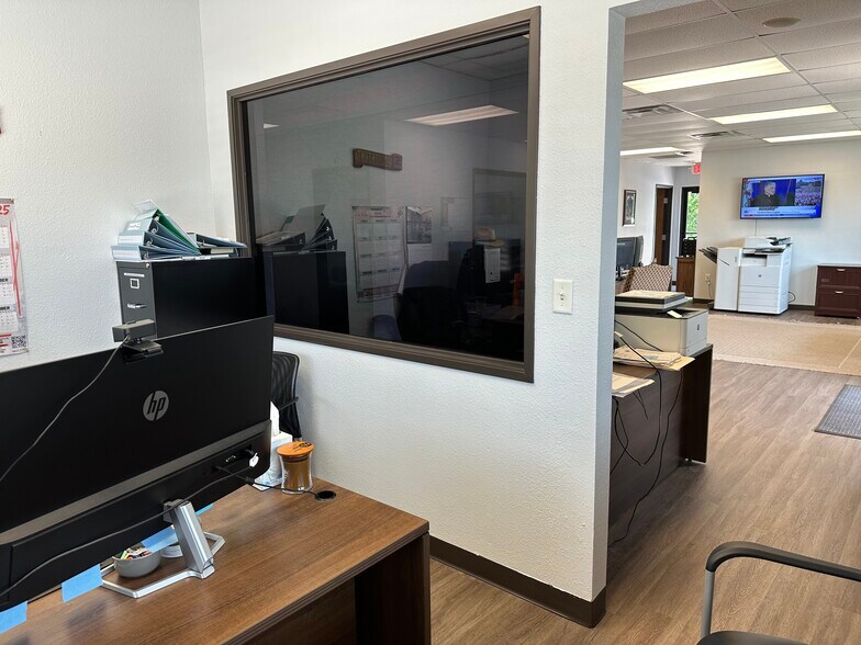 More Photos Of 1705 N Main St, Cleburne Auto Dealership For Lease