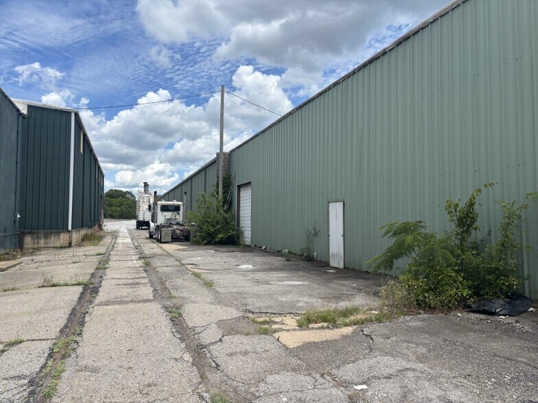 More Photos Of 7015 Highway 271 S, Fort Smith Distribution For Sale