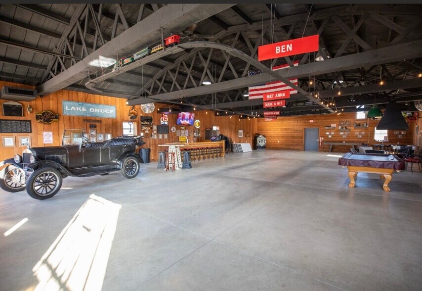 More Photos Of 991 N Main St, Kewanna General Retail For Sale