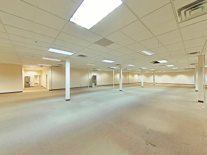 More Photos Of 6400 Monroe Blvd, Taylor Industrial For Sale