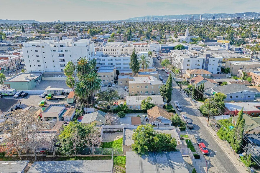 More Photos Of 3030 W 12th Pl, Los Angeles Land For Sale