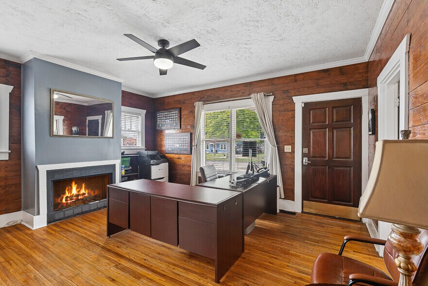 More Photos Of 207 University Ave, Lebanon Office For Sale