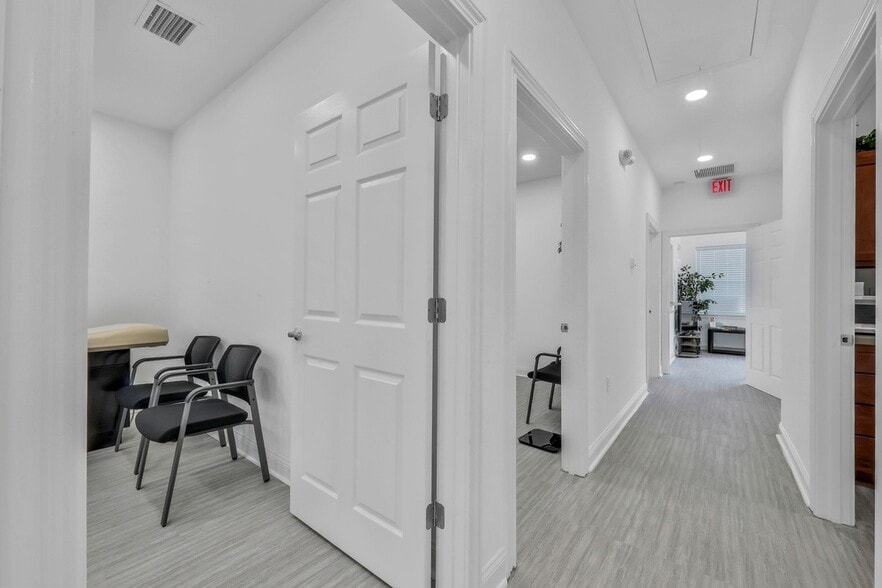 More Photos Of 6100 Greenland Rd, Jacksonville Medical For Sale