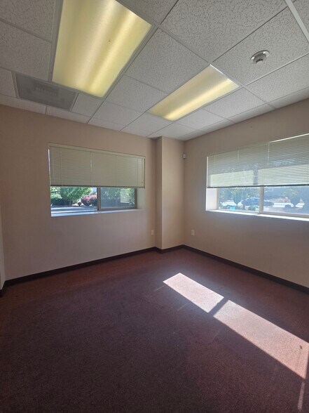 More Photos Of 7500 NE St Johns Rd, Vancouver Warehouse For Lease