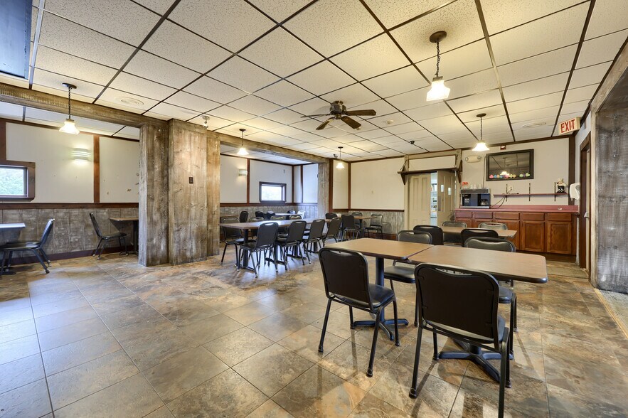 More Photos Of 601 S Front St, Wrightsville Specialty For Sale