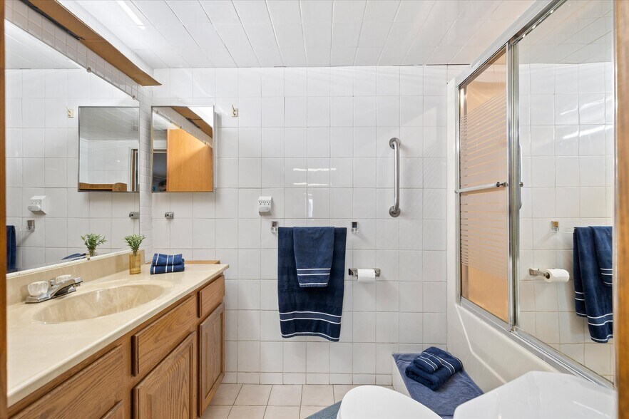 More Photos Of 89 Route 169, Woodstock Airport For Sale