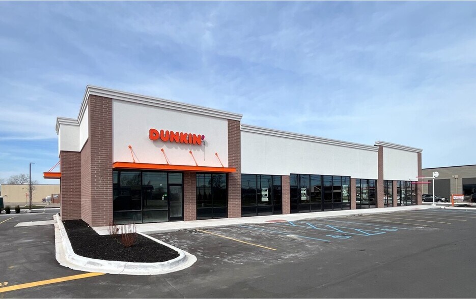 Primary Photo Of 13355 E 10 Mile Rd, Warren Freestanding For Lease