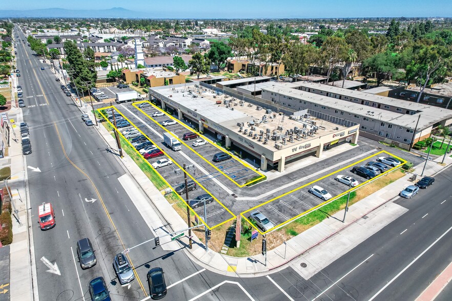 More Photos Of 11802-11820 Centralia St, Lakewood General Retail For Sale