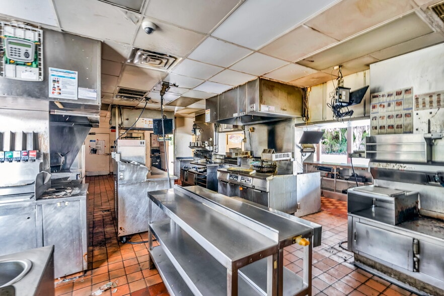 More Photos Of 7459 Lem Turner Rd, Jacksonville Fast Food For Sale