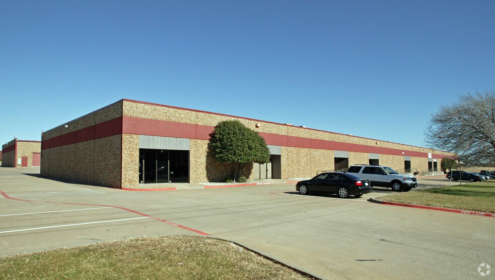 More Photos Of 3235 Skylane Dr, Carrollton Distribution For Lease