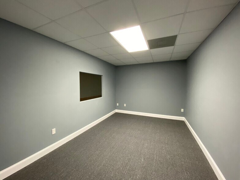 More Photos Of 4645 Gulf Breeze Pky, Gulf Breeze Office For Sale