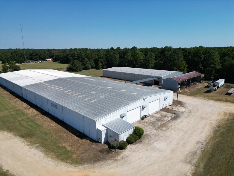 More Photos Of 281 Industrial Blvd, Bishopville Warehouse For Lease
