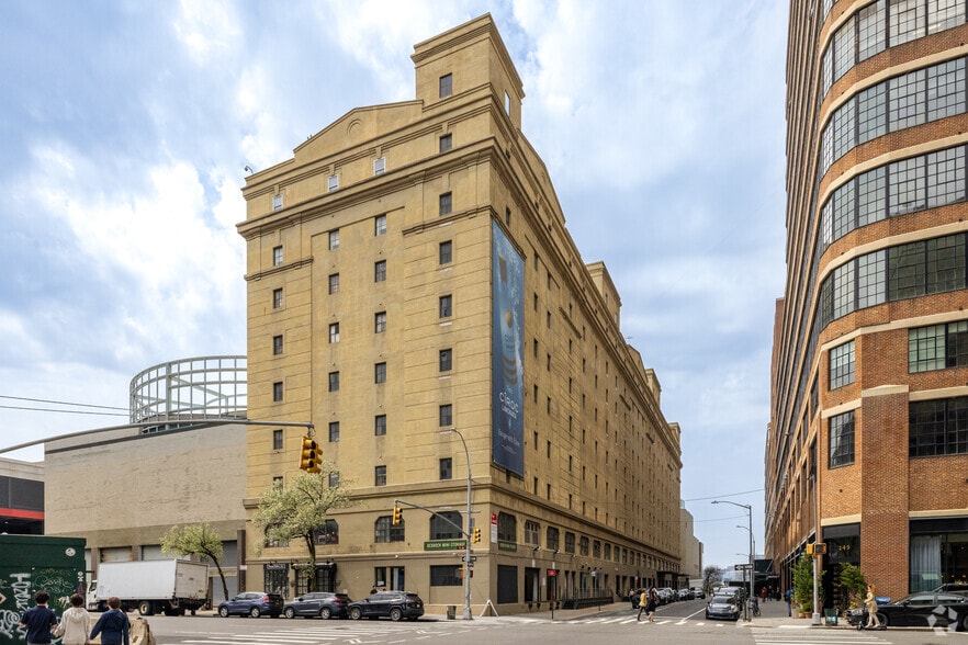 More Photos Of 610 W 26th St, New York Showroom For Lease