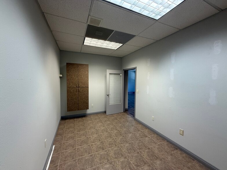 More Photos Of 1415 Victor Ave, Redding Office For Lease