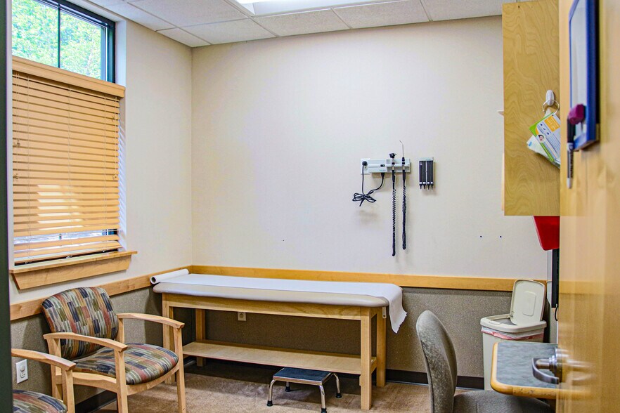 More Photos Of 600 Julian Ln, Arden Medical For Sale
