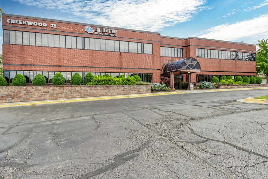 More Photos Of 200 NE 54th St, Kansas City Medical For Lease