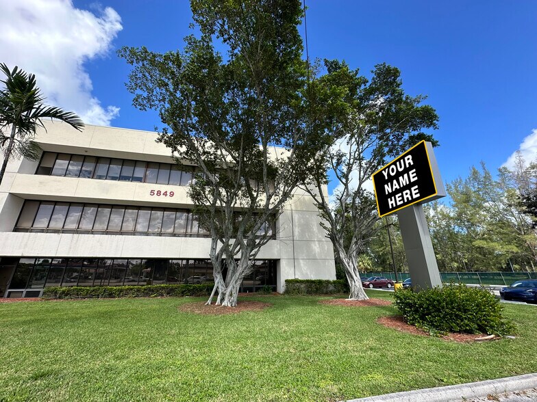 More Photos Of 5849 Okeechobee Blvd, West Palm Beach Office For Lease