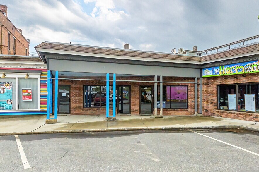 More Photos Of 69 Elliot St, Brattleboro Storefront Retail Residential For Sale