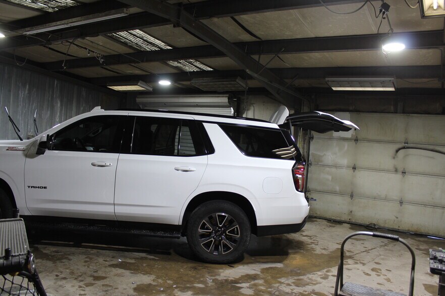 More Photos Of 1401 Black River Industrial Park Rd, Poplar Bluff Flex For Sale