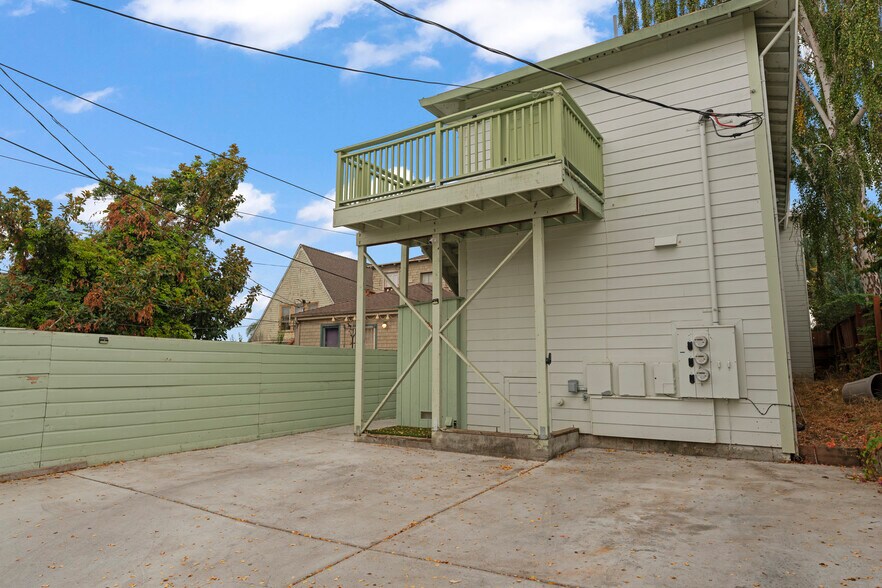 More Photos Of 940 York St, Vallejo Apartments For Sale