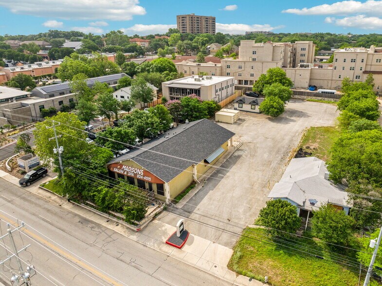 More Photos Of 202 W Sunset Rd, San Antonio Freestanding For Sale