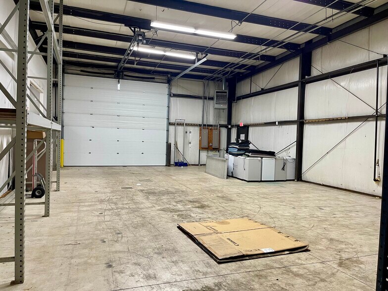 More Photos Of 4510-4520 Progress Dr, Columbus Warehouse For Lease