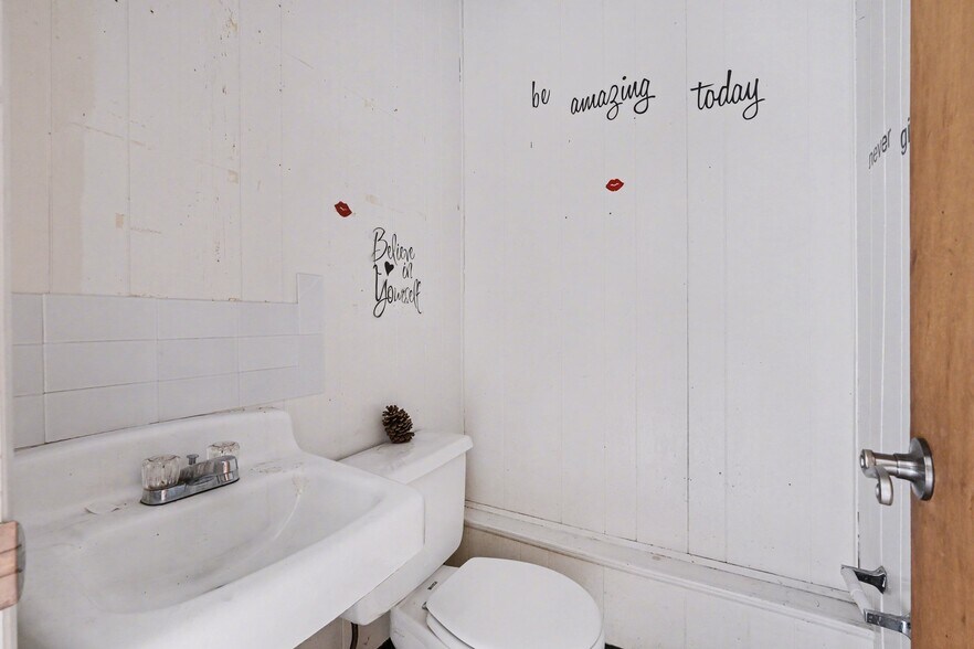 More Photos Of 136 W Virginia Ave, Bessemer City Storefront Retail Office For Sale