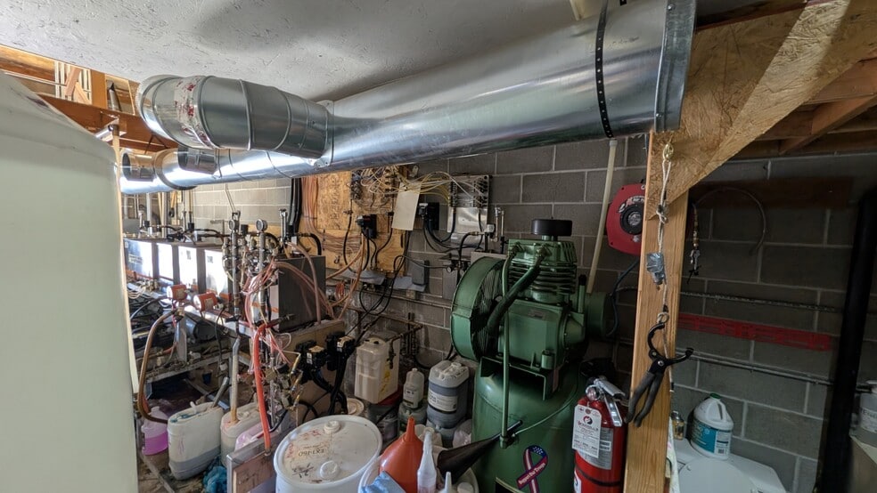 More Photos Of 311 Van Giesen Street, Richland Carwash For Sale