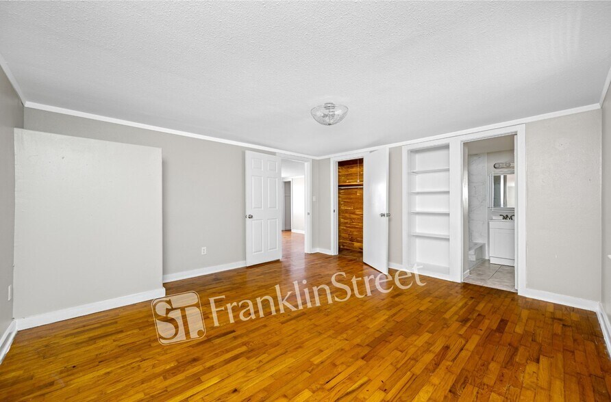 More Photos Of 935 15th St W, Bradenton Apartments For Sale