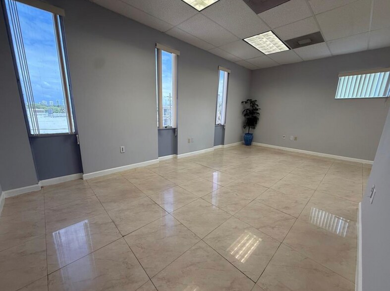 More Photos Of 1820 NE 163rd St, North Miami Beach Office For Lease