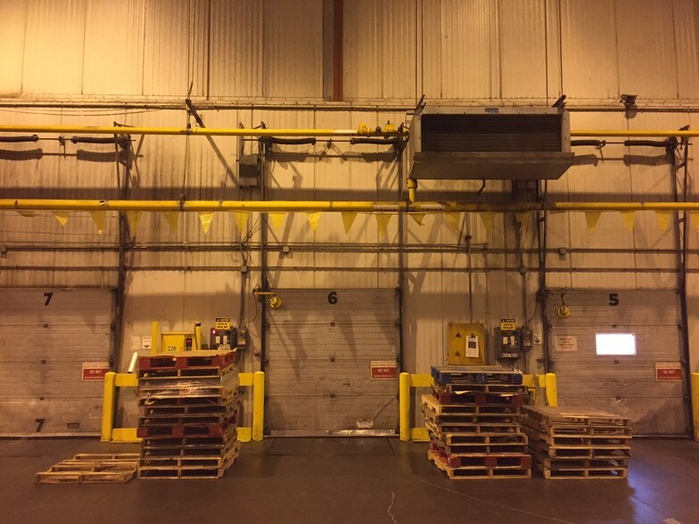 More Photos Of 2801 S Marsh Ave, Yorktown Refrigeration Cold Storage For Lease
