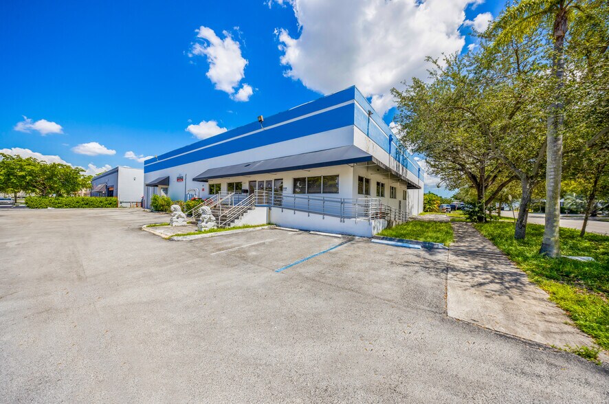 More Photos Of 2601 NW 105th Ave, Miami Warehouse For Sale