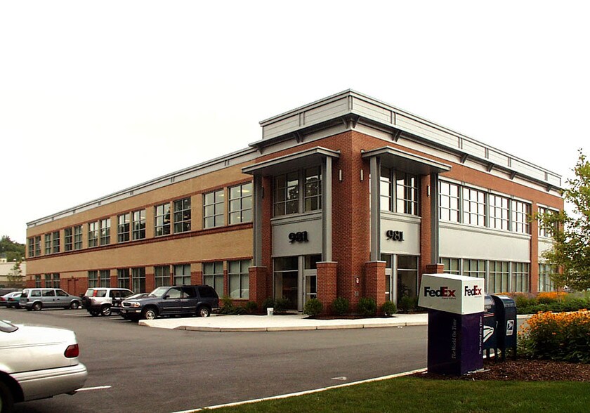 More Photos Of 981 Worcester St, Wellesley Office For Lease