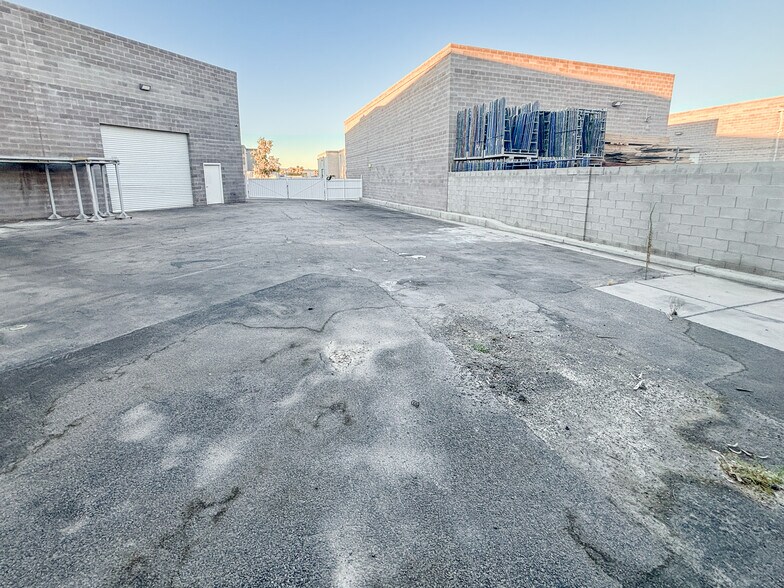 More Photos Of 4340 E Alexander Rd, Las Vegas Warehouse For Lease