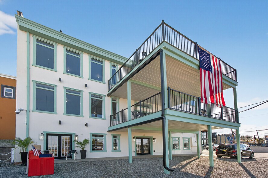 More Photos Of 17 W Front St, Keyport General Retail For Lease