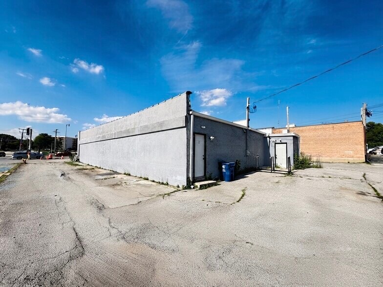 More Photos Of 3913 Sauk Trail, Richton Park Storefront Retail Residential For Sale