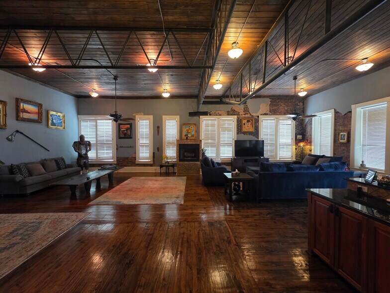 More Photos Of 501 W Front St, Orange Office For Sale