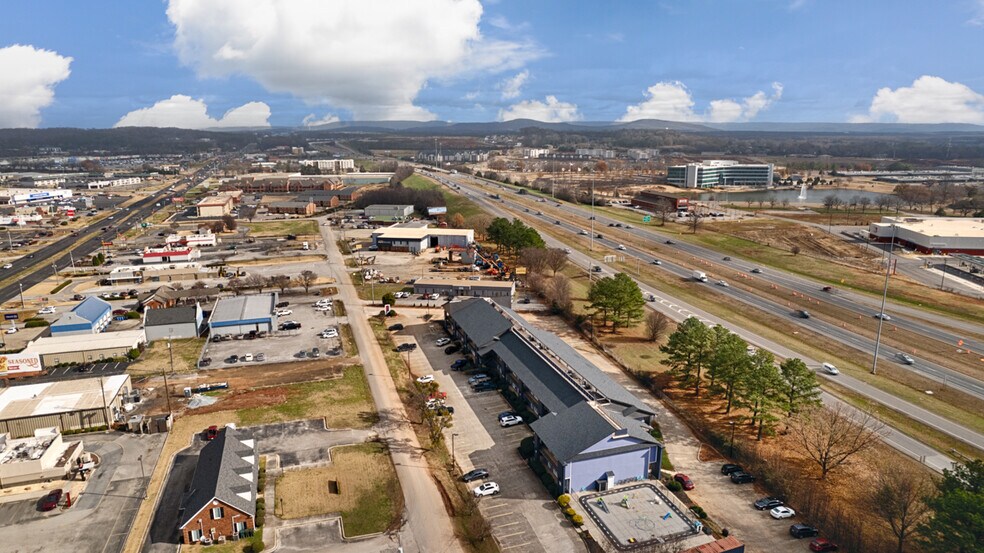 More Photos Of 190 Lime Quarry Rd, Madison Loft Creative Space For Lease