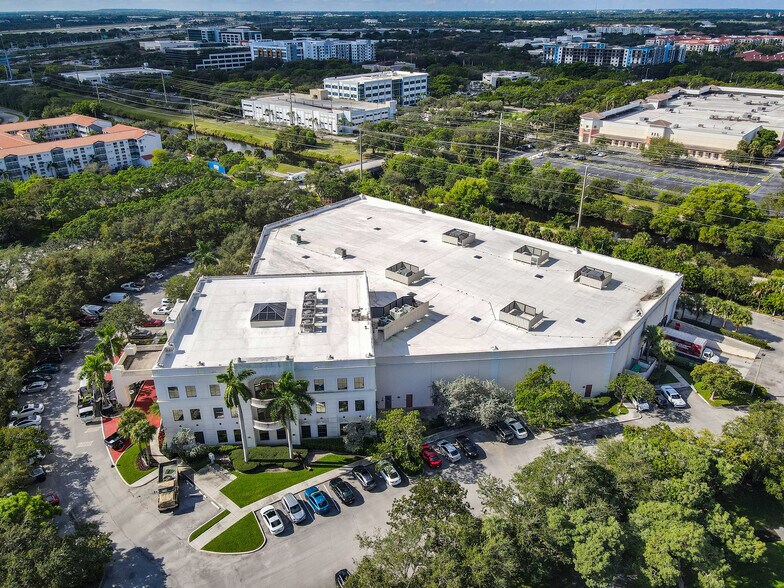 More Photos Of 701 Park of Commerce Blvd, Boca Raton Light Distribution For Lease
