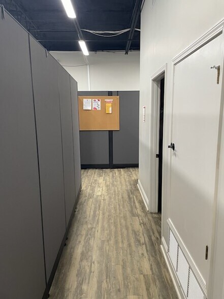More Photos Of 5462 Able Ct, Mobile Light Distribution For Lease