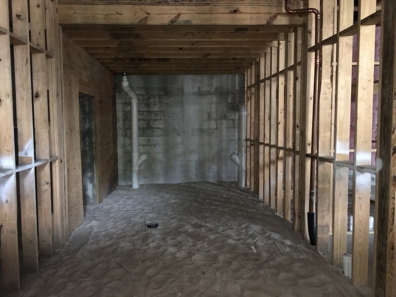 More Photos Of 801 Frenchmen St, New Orleans Restaurant For Lease