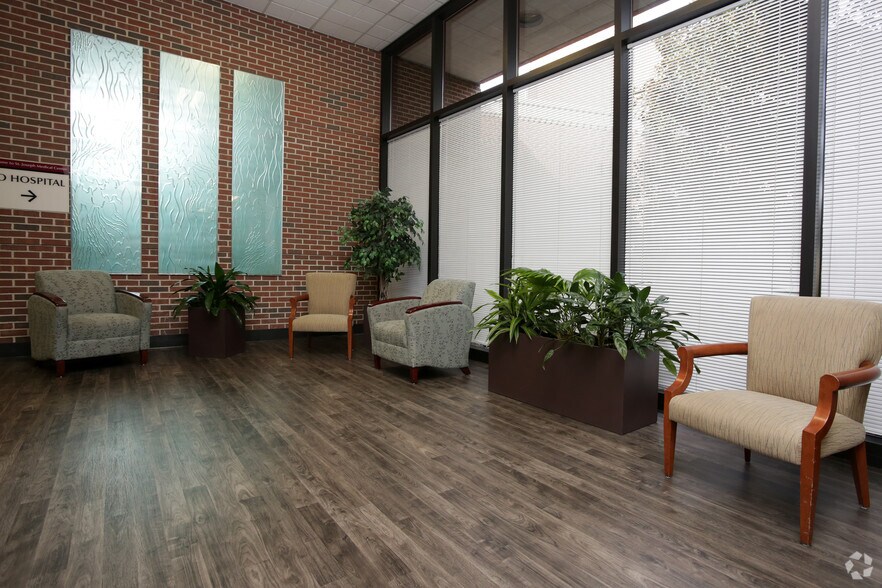 More Photos Of 7505 Osler Dr, Towson Unknown For Lease