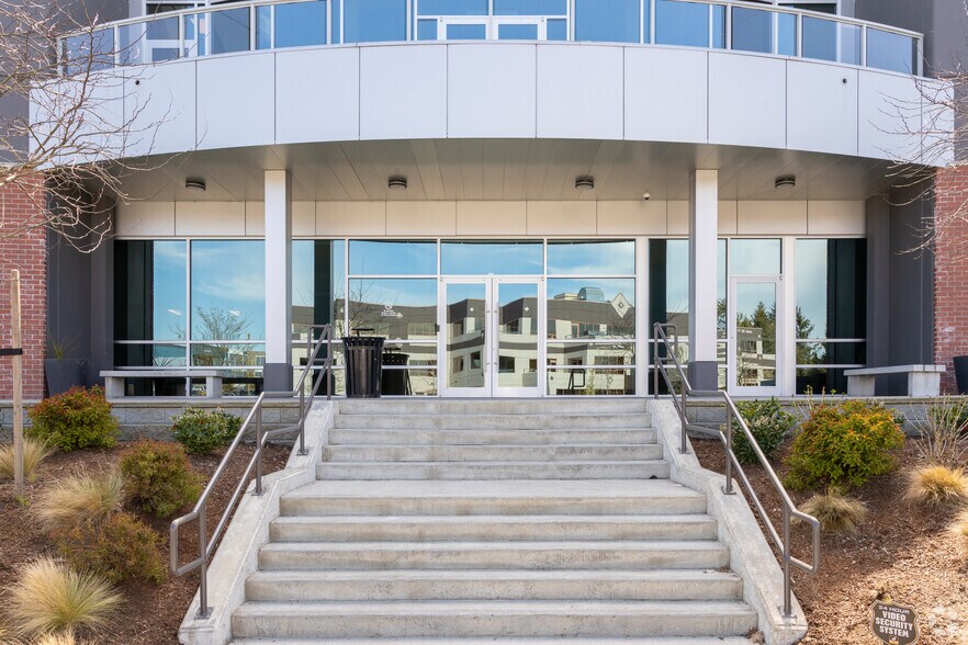 More Photos Of 15288 54A Ave, Surrey Office For Lease