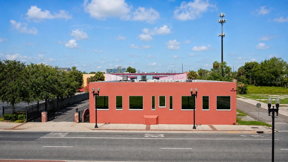 More Photos Of 122 Jefferson St, Jacksonville Office For Lease