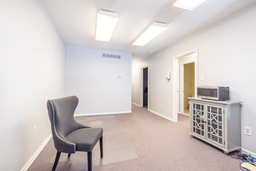 More Photos Of 301 S Main St, Doylestown Medical For Sale