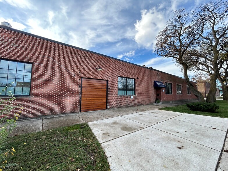 Primary Photo Of 548 N Sacramento Blvd, Chicago Distribution For Sale