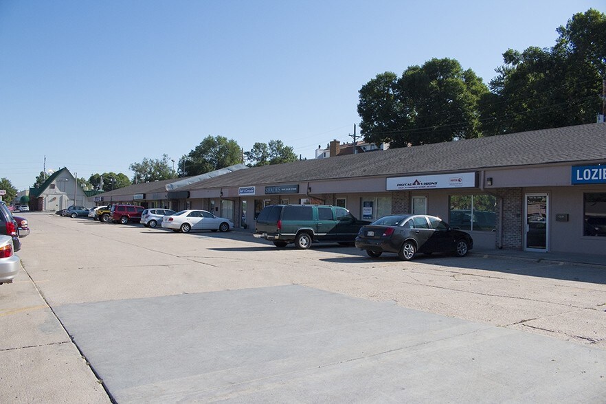 More Photos Of 1215-1243 S 119th St, Omaha General Retail For Lease