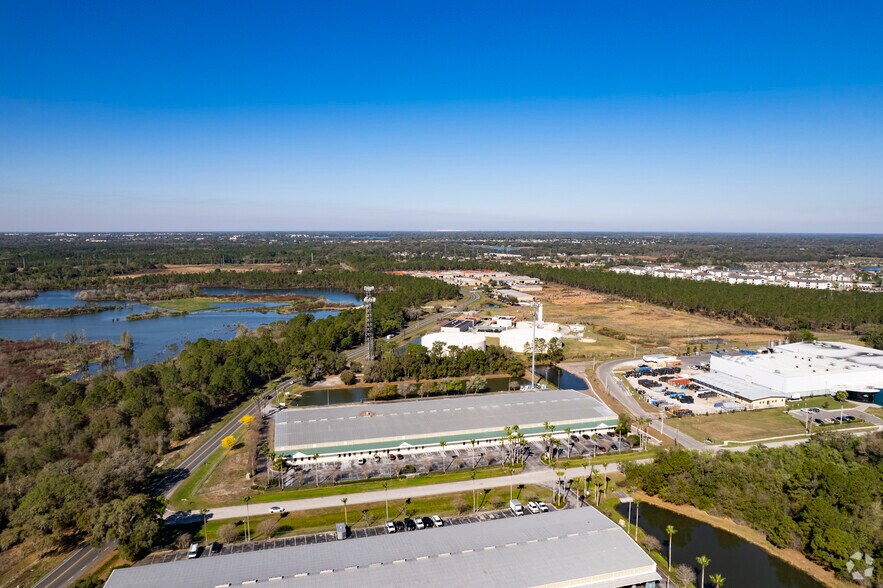 More Photos Of 4740 E Lakeland Commerce Pky, Lakeland Warehouse For Lease