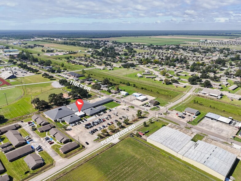 More Photos Of 1000 Plantation Rd, Thibodaux Office For Sale