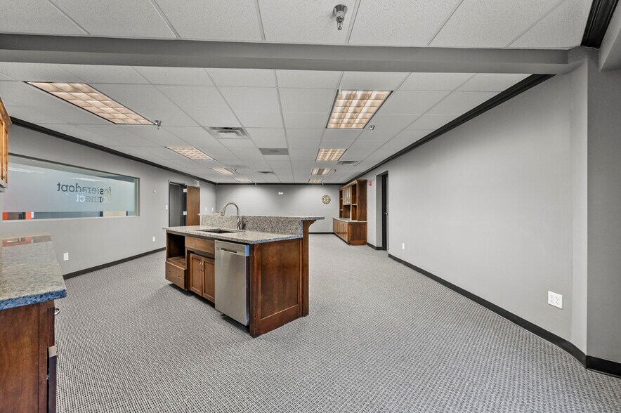 More Photos Of 3730 S Elizabeth St, Independence Medical For Lease